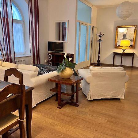 Loft With Private Parking Apartment Trieste Ngoại thất bức ảnh