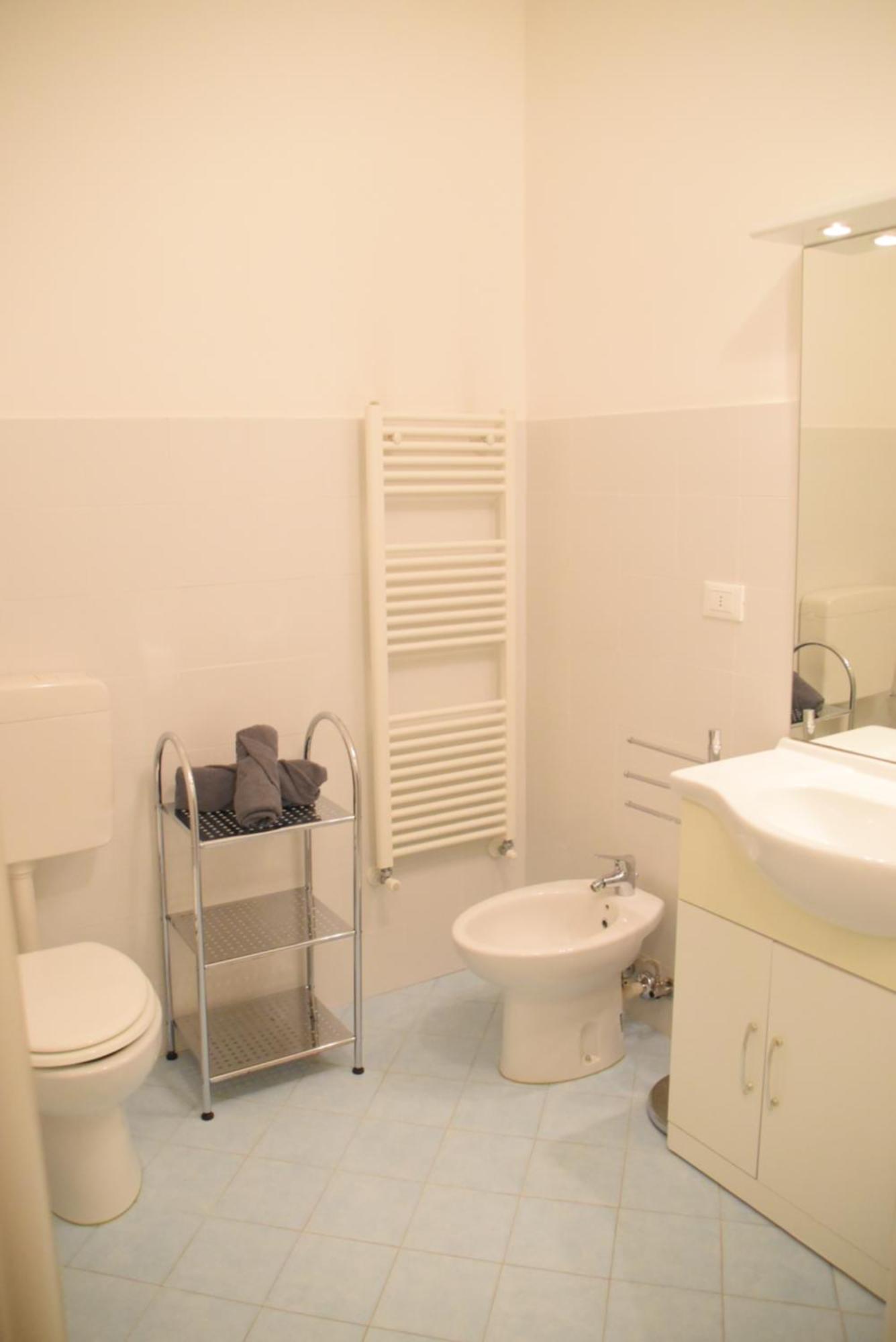 Loft With Private Parking Apartment Trieste Ngoại thất bức ảnh