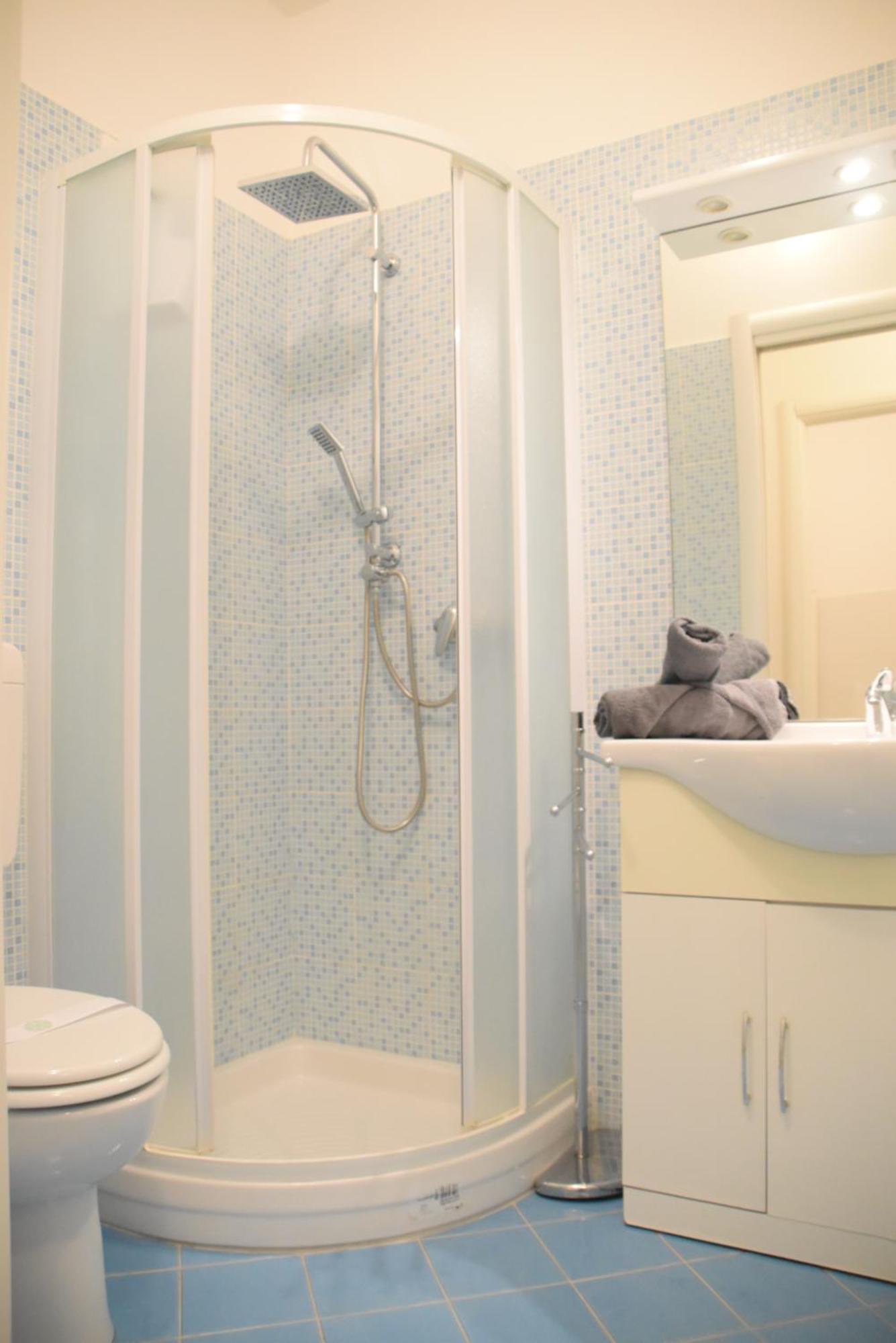 Loft With Private Parking Apartment Trieste Ngoại thất bức ảnh