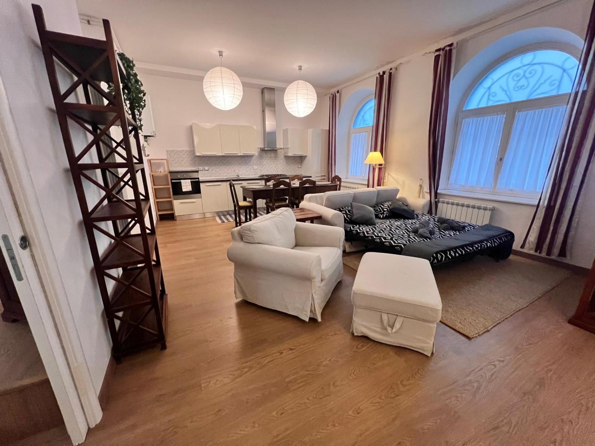 Loft With Private Parking Apartment Trieste Ngoại thất bức ảnh